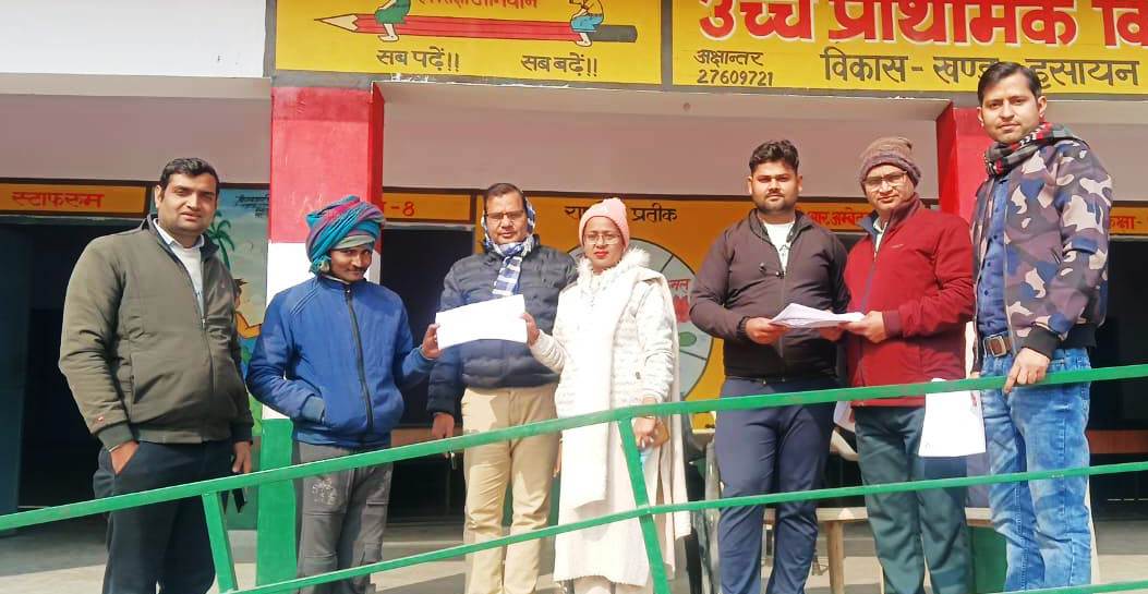 हसायन : एसआईआर अभियान के तहत ड्राफ्ट मतदाता सूची बूथों पर प्रदर्शित, मतदाताओं को नाम जांचने का मौका