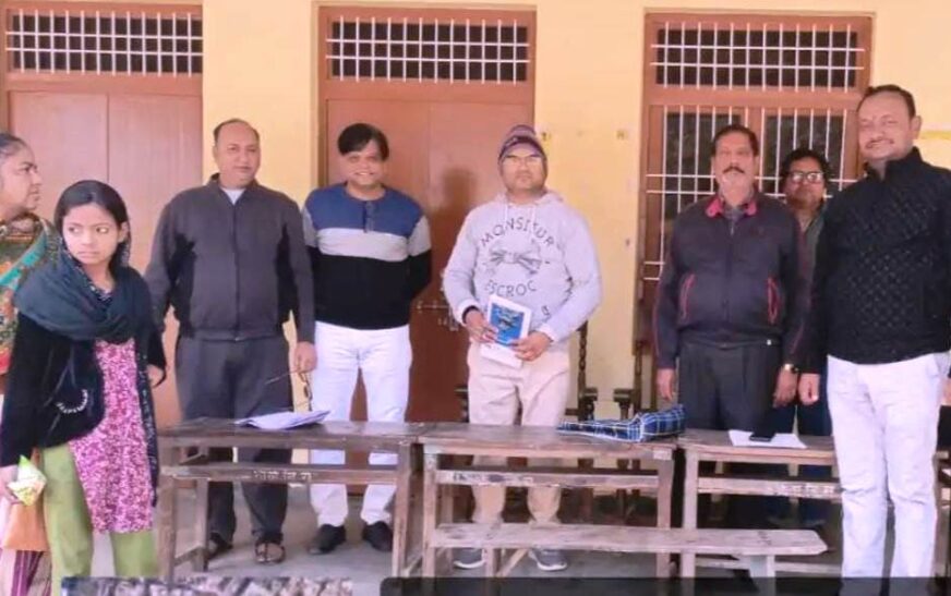 सादाबाद : एईआरओ ने किया बूथों का निरीक्षण, कई मतदेय स्थल पर जाकर एसआईआर कार्य की समीक्षा, नए मतदाताओं को किया जागरूक