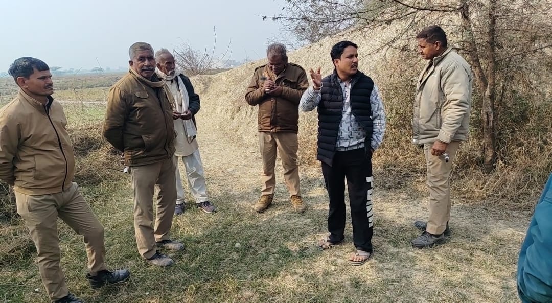 हसायन : रीठम झील में अवैध मछली शिकार का आरोप, ग्रामीणों और वनकर्मियों में नोकझोंक, न विभाग की मिलीभगत का ग्रामीणों ने लगाया आरोप