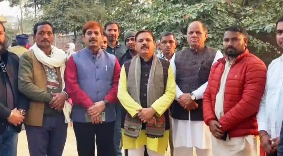 सादाबाद : हिंदू सम्मेलन के लिए बैठक में हुई चर्चा, आगामी 4 फरवरी को नौगांव में होगा हिंदू सम्मेलन, तैयारियां शुरू