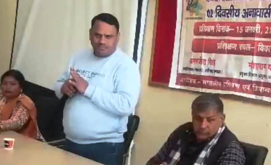 सादाबाद : प्रधान-बीडीसी को किया गया प्रशिक्षित, मंडलीय प्रशिक्षकों की टीम ने दिया डिजिटल लिटरेसी प्रशिक्षण