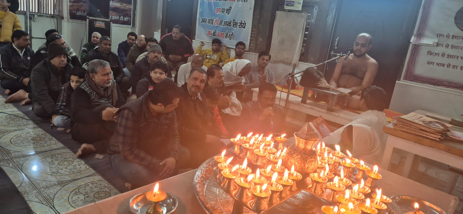 जैन मंदिर में पूजा के साथ आचार्य नमोस्तु सागर ने दी चिंतामुक्त जीवन की सीख