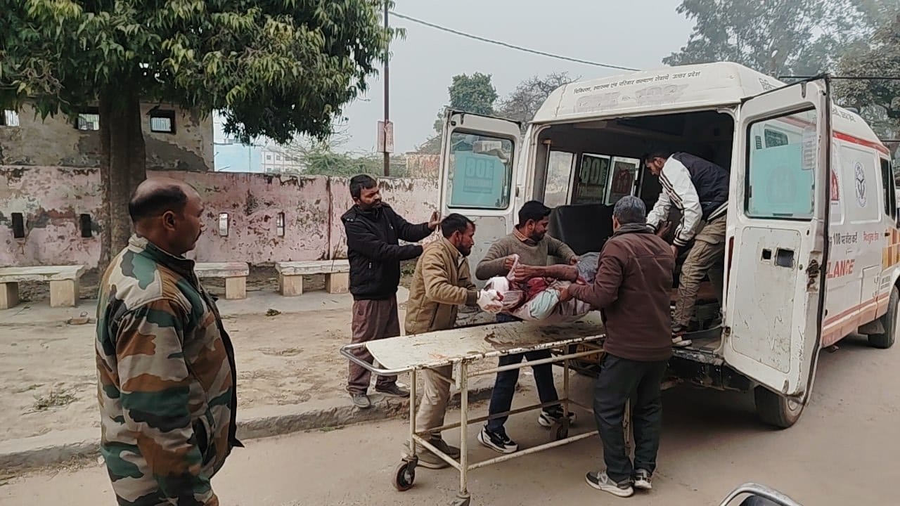 हसायन : युवक ने गाली-गलौज व मारपीट का लगाया आरोप, घायल व्यक्ति को गंभीर हालत में जिला अस्पताल किया रेफर