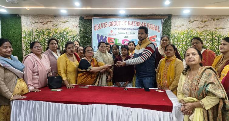 जायंट्स ग्रुप ऑफ हाथरस पहल ने दो बालिकाओं के कंप्यूटर प्रशिक्षण की ली जिम्मेदारी