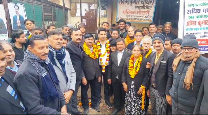 हाथरस में रेवेन्यू बार एसोसिएशन का चुनाव संपन्न, सत्यप्रकाश वर्मा अध्यक्ष व अमित उपाध्याय महासचिव निर्वाचित