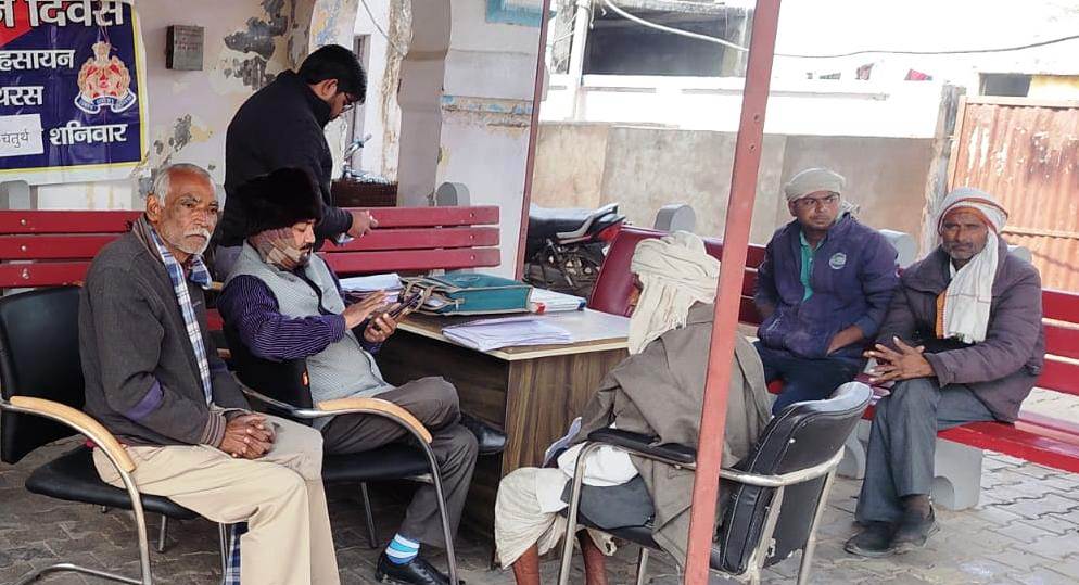 हसायन : समाधान दिवस पर राजस्व निरीक्षक ने सुनीं शिकायतें, मिली एक शिकायत