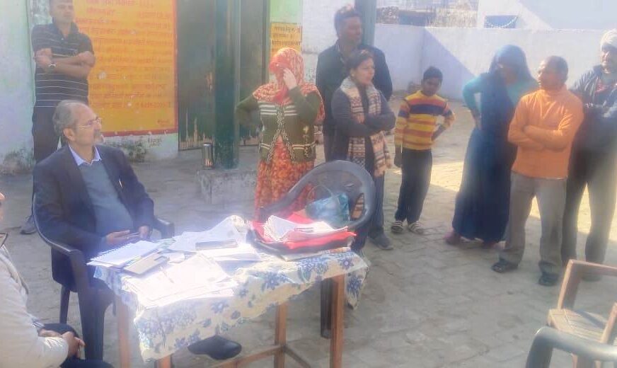 सासनी क्षेत्र में फार्मर रजिस्ट्री, आयुष्मान कार्ड, फैमिली आईडी तथा डिजिटल क्रॉप सर्वे की समीक्षा