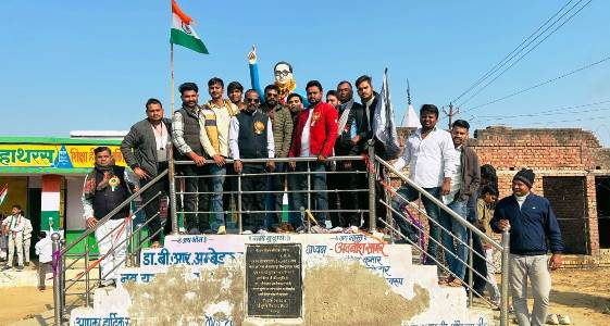 सादाबाद : देश की एकता-अखंडता बनाए रखने का संकल्प, गणतंत्र दिवस के मौके पर शिक्षण संस्थान और सामाजिक संस्थाओं ने फहराया तिरंगा