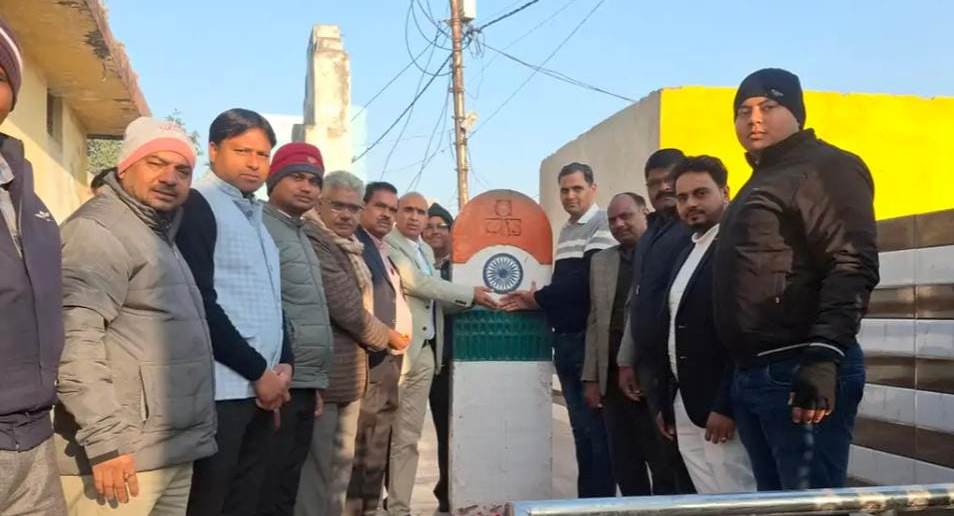 सादाबाद : देश के अमर शहीदों के बलिदान को किया याद, गणतंत्र दिवस के मौके पर कस्बा-देहात में हुए विभिन्न कार्यक्रम