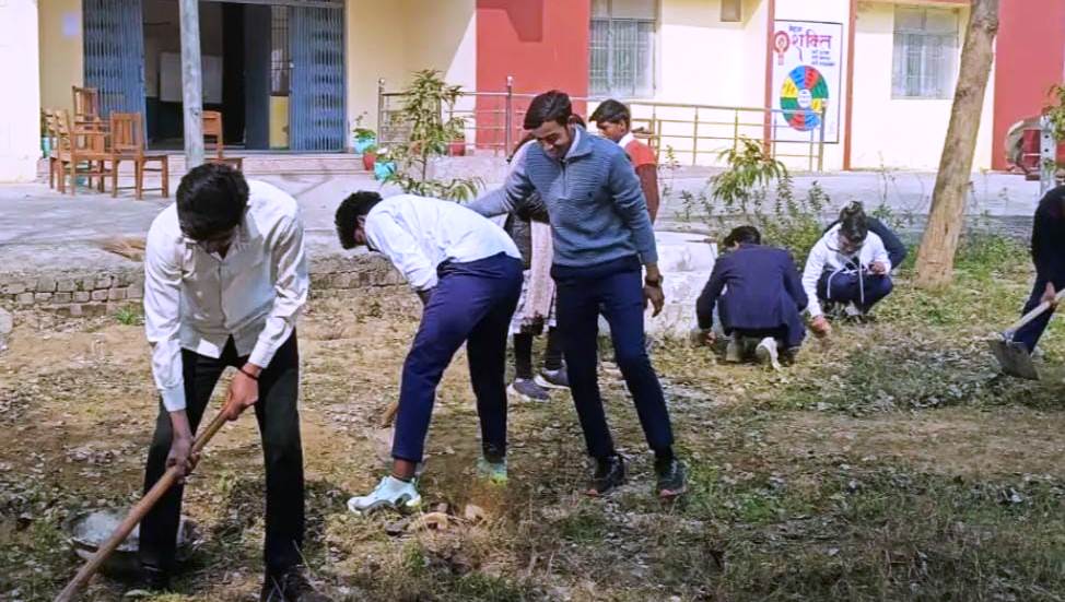सादाबाद : महाविद्यालय में प्लास्टिक मुक्त भारत की पहल, मतदान दिवस और उत्तर प्रदेश स्थापना सप्ताह के तहत हुआ आयोजन