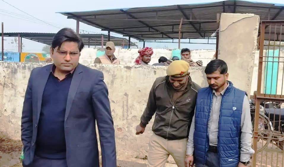 गौशाला पहुंचकर तहसीलदार ने की जांच, बिसावर गांव स्थित अस्थाई गौशाला में गोपालकों और कथित गौ सेवकों के बीच मारपीट का मामला