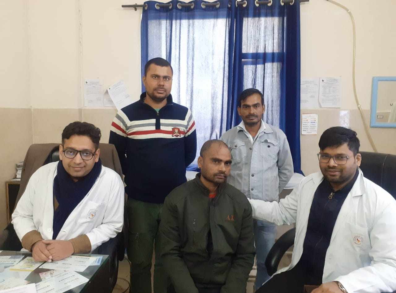 केडी हॉस्पिटल के न्यूरो सर्जनों ने टाइटेनियम इम्प्लांट से प्रवेश को दिया नया जीवन, डॉ. दीपक चौधरी और डॉ. राहुल एम. ढोले ने की युवक की जटिल सर्जरी