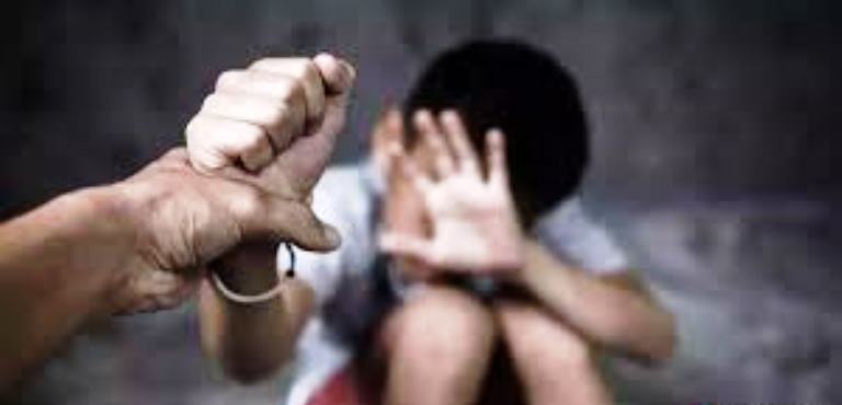 शिक्षिका पर मारपीट का आरोप, छात्रा के कान का पर्दा फटा, छात्रा के पिता ने पुलिस को दी शिकायत, विद्यालय प्रबंधन ने लगाया अभिभावक पर रुपए मांगने का आरोप