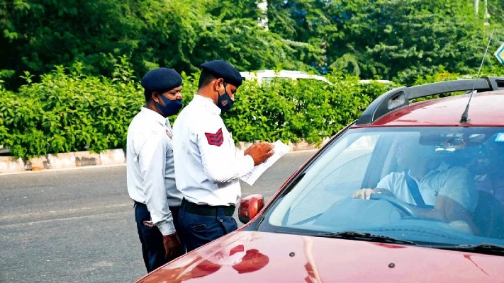 अब ट्रैफिक नियम तोड़ेगा पड़ेगा भारी, एक साल में पांच चालान पर लाइसेंस होगा निलंबित, 15 दिन में जुर्माना भरना अनिवार्य