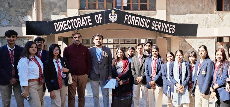 मंगलायतन विश्वविद्यालय के छात्रों ने शिमला में राज्य फॉरेंसिक विज्ञान प्रयोगशाला का शैक्षणिक भ्रमण किया