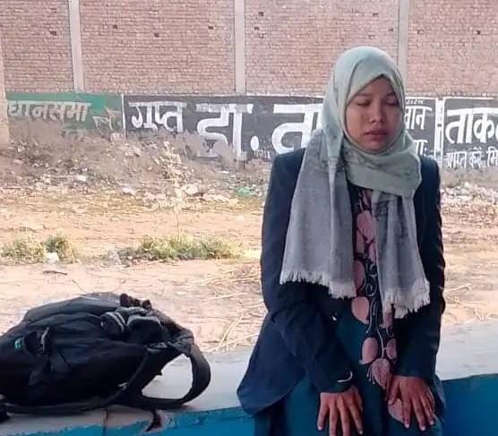 सादाबाद : सड़क हादसे की वजह से छूटी परीक्षा, बाइक पर पिता के साथ जा रही छात्रा को हाथरस रोड पर कार ने मारी टक्कर