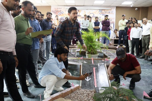 जीएल बजाज में दो दिवसीय तूनव फेस्ट का शानदार आगाज, छात्र-छात्राओं ने सांस्कृतिक और खेल महोत्सव में दिखाया कौशल