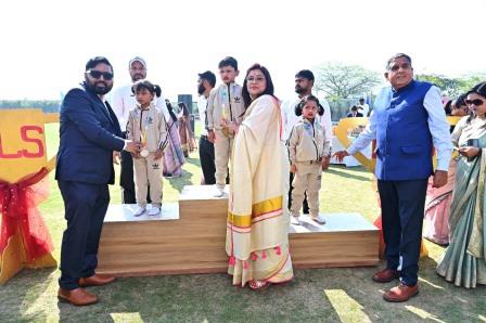 बीएलएस इंटरनेशनल स्कूल में तरंग 2026 का भव्य आयोजन, नन्हे कदमों ने बिखेरी प्रतिभा की चमक