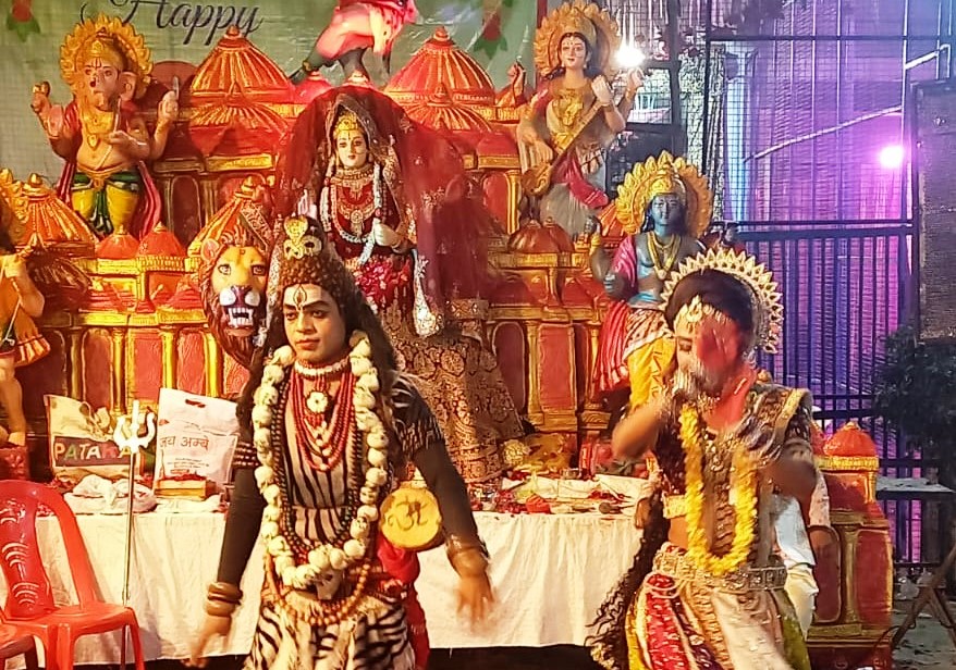 हसायन : इत्र कारोबारी व नगर पंचायत अध्यक्ष का मना 50वां वैवाहिकोत्सव, उमड़ा जनसैलाब