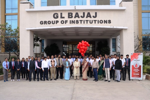 जीएल बजाज के छात्र-छात्राओं ने रक्तदान कर दिया मानवता का संदेश, शिविर में स्टूडेंट्स स्पोर्ट्स क्लब और जिला चिकित्सालय का रहा योगदान