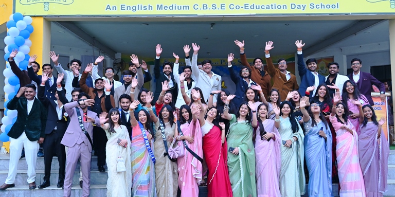 सेकसरिया सुशीला देवी पब्लिक स्कूल में कक्षा 12 के विद्यार्थियों का विदाई समारोह आयोजित