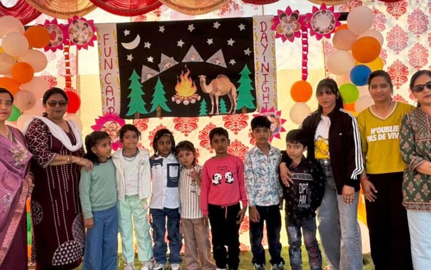 सेकसरिया स्कूल में नन्हे मुन्नों के लिए ‘डे-नाइट कैंप’ का आयोजन, ऊंट सवारी और पंगत भोज रहे आकर्षण का केंद्र