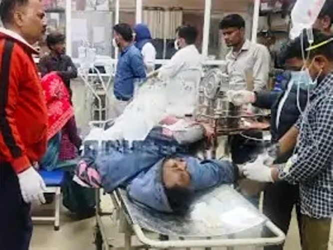 हाथरस में दर्दनाक हादसा: आम्रपाली एक्सप्रेस से गिरकर युवक की मौत