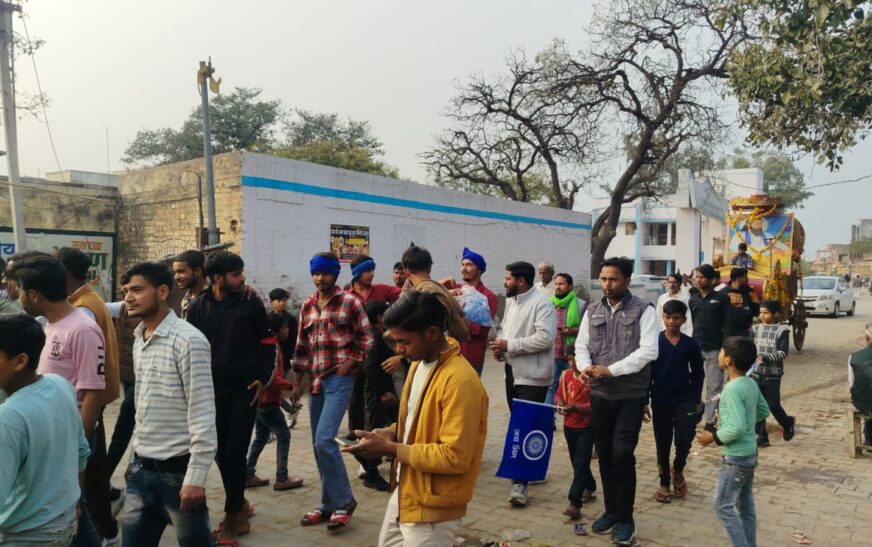 हसायन में गुरु रविदास की जयंती पर हर्षोल्लास के साथ निकाली गई शोभायात्रा