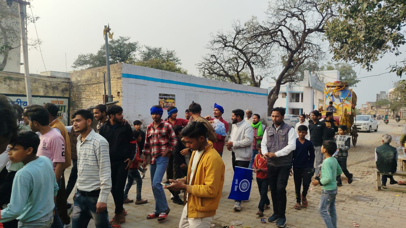 हसायन में गुरु रविदास की जयंती पर हर्षोल्लास के साथ निकाली गई शोभायात्रा