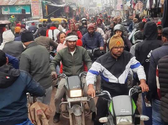 सादाबाद : पुलिस-प्रशासन और जनता के लिए जाम बना मुसीबत, पुलिस तैनाती के निर्देश