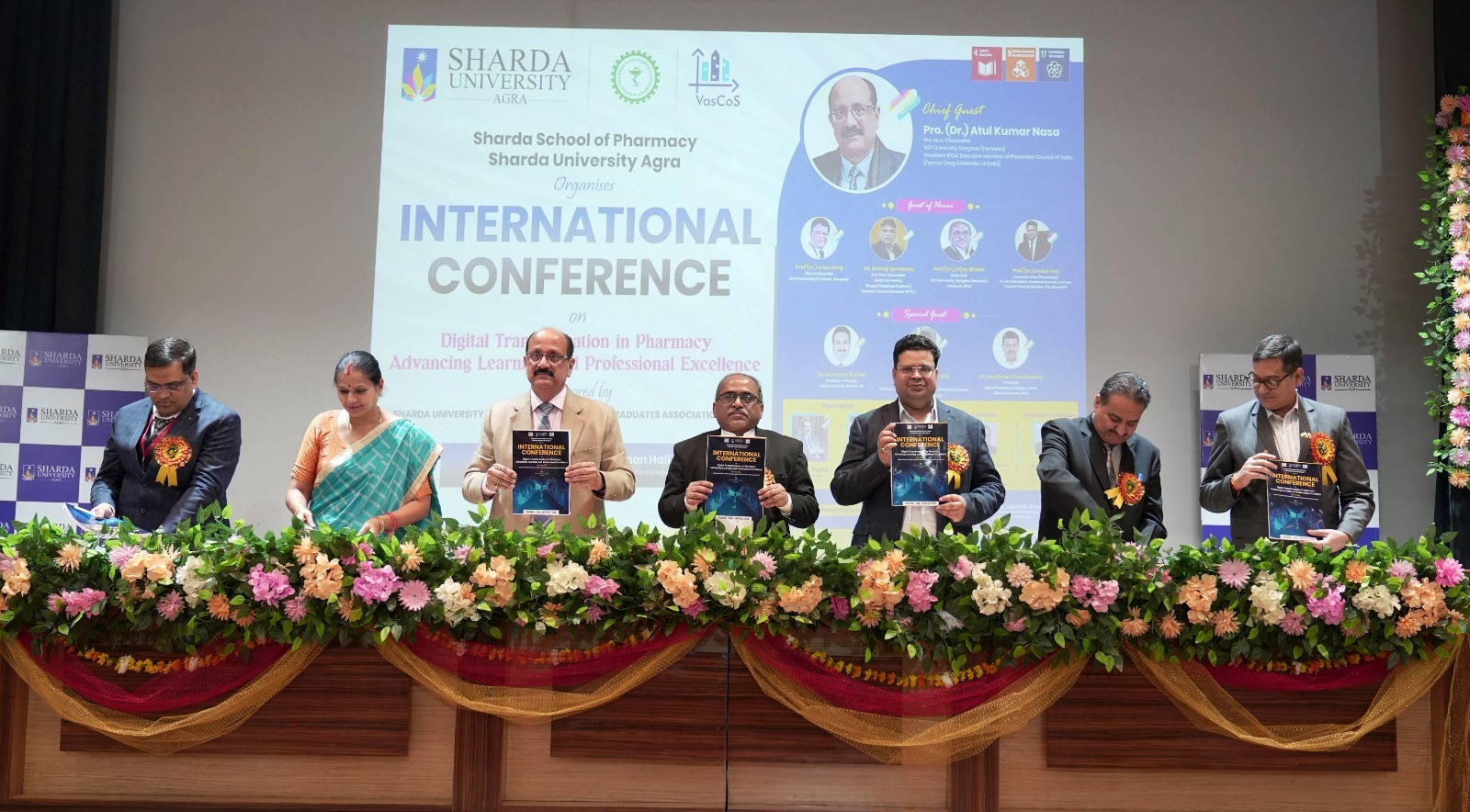 शारदा यूनिवर्सिटी में फार्मेसी में डिजिटल ट्रांसफॉर्मेशन पर हुआ अंतरराष्ट्रीय कॉन्फ्रेंस का आयोजन