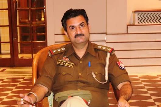 कोतवाली हाथरस गेट प्रभारी अरविन्द राठी हटाए गए, फिरोजाबाद से आए इंस्पेक्टर नितिन कसाना बने नए कोतवाली प्रभारी