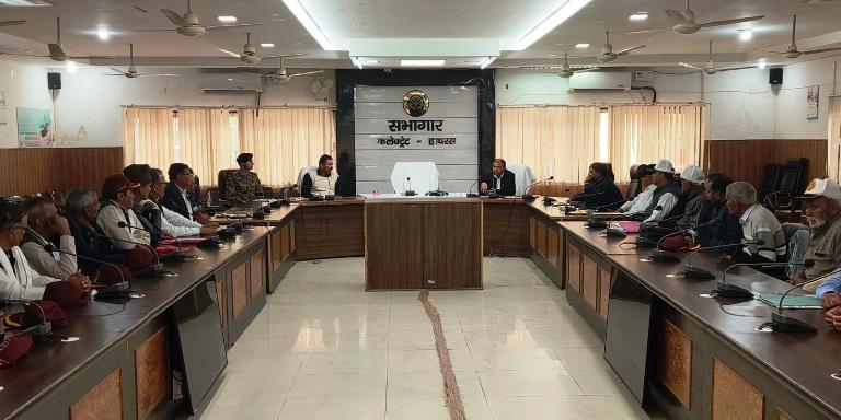 भूतपूर्व सैनिकों व आश्रितों की शिकायतों का होगा समयबद्ध निस्तारण, हाथरस में जिला सैनिक बन्धु समिति की बैठक संपन्न