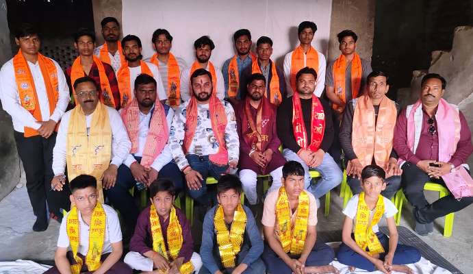 सिकंदराराऊ : विश्व हिंदू परिषद की बैठक में नवीन दायित्वों की घोषणा, संगठन की मजबूती के लिए युवाओं को जोड़ने का आह्वान, आगामी कार्यक्रमों की बनी रूपरेखा