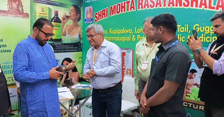 महाराष्ट्र के शेगांव में आयोजित ‘आयुष महाकुंभ’ में हाथरस के वैभव मोहता ने किया प्रतिभाग