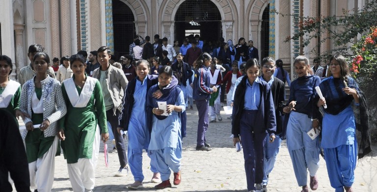 यूपी बोर्ड : हाईस्कूल गणित में 1049 और इंटर भौतिक विज्ञान में 1041 परीक्षार्थियों ने छोड़ी परीक्षा