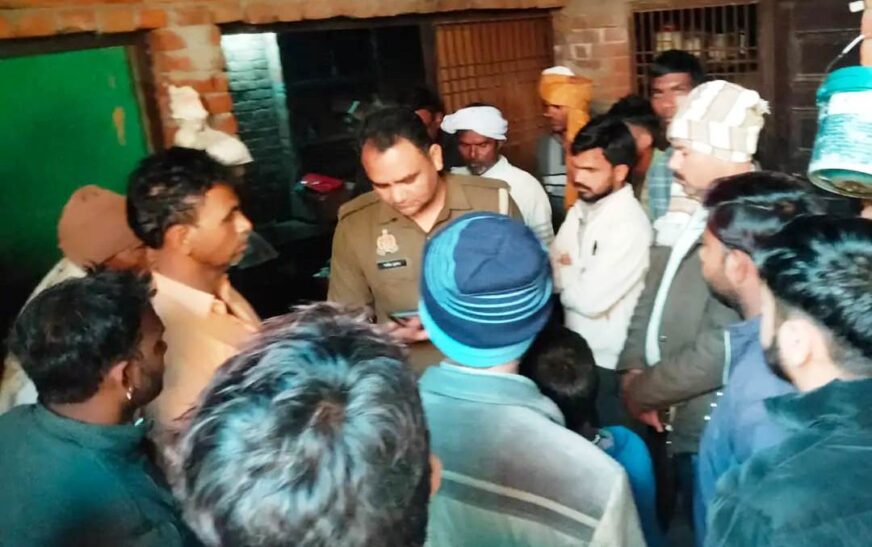 हाथरस के ककोड़ी गांव में दो घरों में बड़ी चोरी, लाखों के जेवर-नकदी पार, शादी समारोह में गए थे दोनों परिवार, छत के रास्ते घुसे चोर