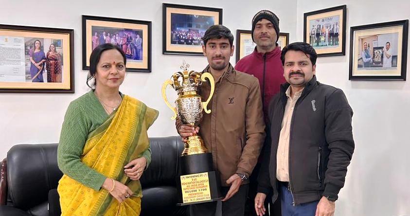 शतरंज की बिसात पर जीएल बजाज के शिवा गौतम का चला जादू, प्रथम मेधा मंथन चैलेंजर कप के साथ जीता एक लाख से अधिक का नगद पुरस्कार