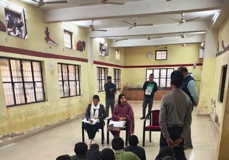 बाल सुधार गृह मथुरा का निरीक्षण, किशोरों से समस्याएं जानी