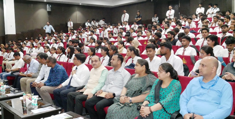 सीएम युवा उद्यमी योजना के तहत मंगलायतन विश्वविद्यालय में छात्रों को स्वरोजगार के लिए किया प्रेरित