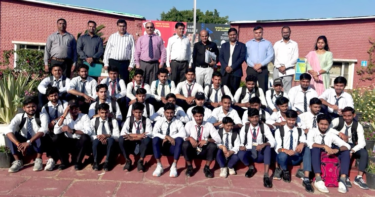 मंगलायतन विश्वविद्यालय के 97 विद्यार्थियों का प्रतिष्ठित कंपनियों में हुआ चयन