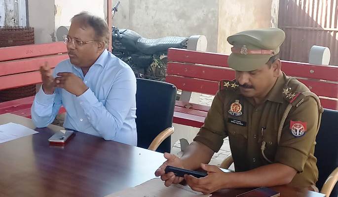 हसायन : रात 10 बजे के बाद डीजे बजाया तो होगी सख्त कार्रवाई, कोतवाली में डीजे स्वामियों की बैठक संपन्न