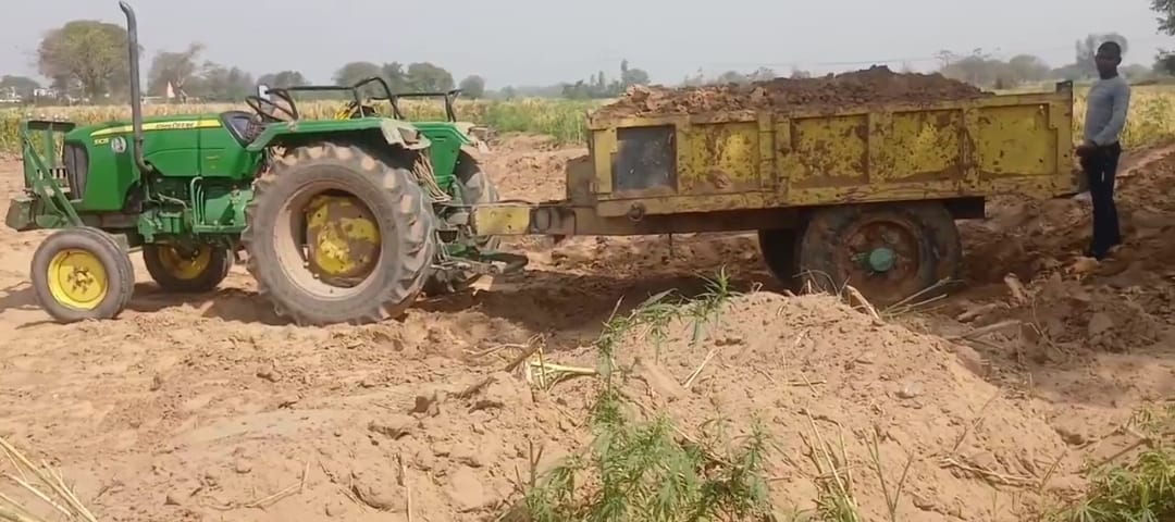 प्रशासन पस्त और खनन माफिया मस्त, हसायन क्षेत्र में दिन-रात मिटटी खनन कर रहे माफिया, राजस्व को लग रहा चूना