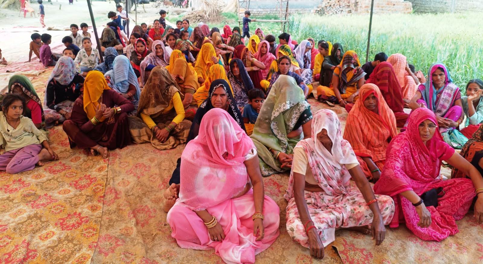 हसायन : गिरधरपुर में तीन दिवसीय सत्संग का आगाज, समाज को शिक्षित होकर ईश्वर की प्राप्ति करने की सलाह