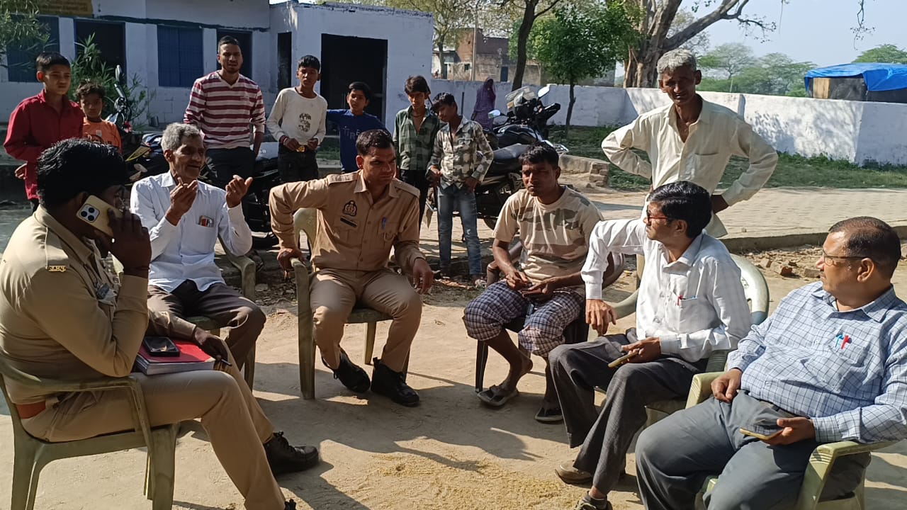 हसायन : संविलियन विद्यालय में अराजकतत्वों ने समरसेबल, टोंटी और कुर्सियां तोड़ीं