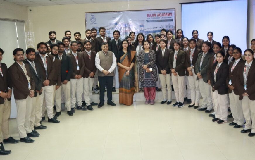 एआई के बदलते व्यावसायिक परिदृश्य से रूबरू हुए राजीव एकेडमी के विद्यार्थी, रिसोर्स पर्सन पारुल गौतम ने एमबीए के विद्यार्थियों से साझा किए अनुभव