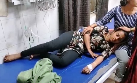 बिजली का करंट लगने से युवती की हालत बिगड़ी, जिला अस्पताल में कराया भर्ती