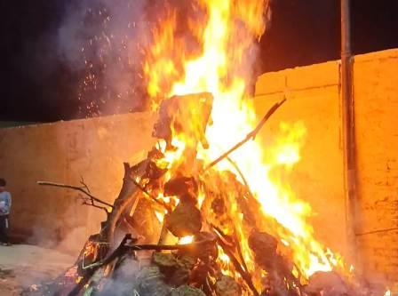 सादाबाद : धूमधाम से हुआ होलिका दहन, सादाबाद में करीब दो दर्जन स्थानों पर हुआ होलिका दहन