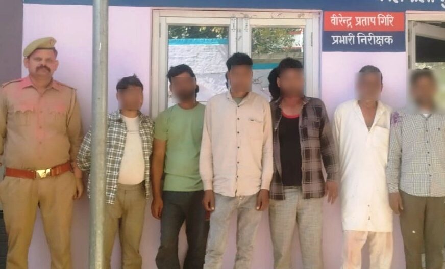 मुरसान पुलिस ने हार-जीत की बाजी लगाते छह जुआरियों को दबोचा, कोटा जाने वाले रास्ते पर हुई गिरफ्तारी, नकदी व ताश के पत्ते बरामद