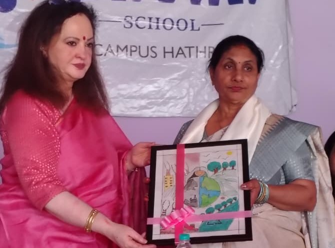 हाथरस में दिल्ली पब्लिक स्कूल ने नारी शक्ति के सम्मान में मनाया अंतरराष्ट्रीय महिला दिवस